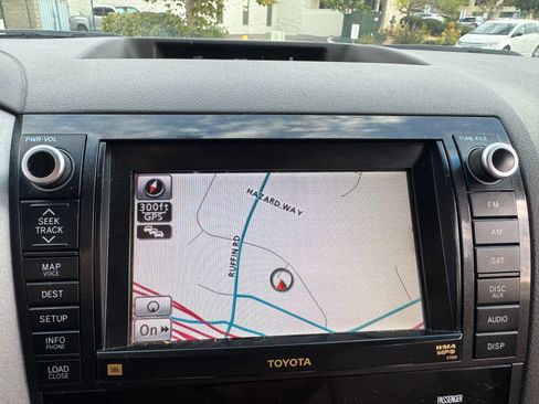 Used 2011 Toyota Sequoia Limited image 32