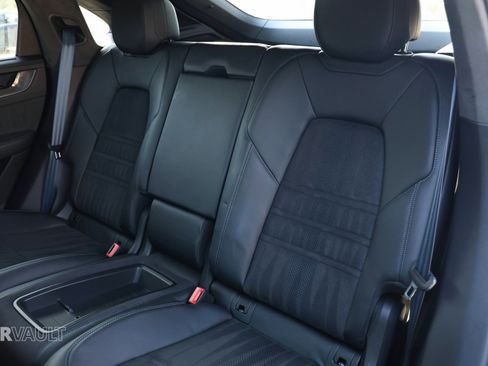 Used 2024 Porsche Cayenne Turbo GT image 19