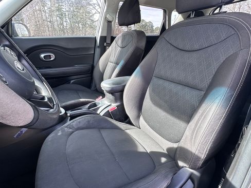 Used 2018 Kia Soul image 9