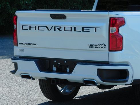 Used 2024 Chevrolet Silverado 1500 2WD Crew Cab High Country image 15