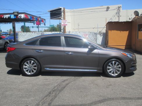 Used 2015 Hyundai Sonata Sport w/ Premium & Technology FWD image 2