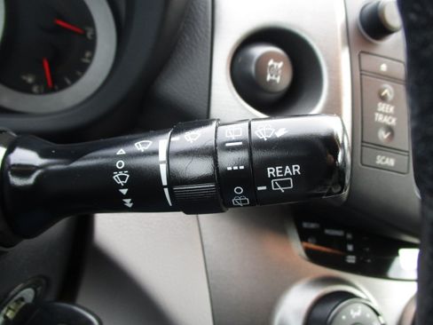 Used 2011 Toyota RAV4 image 48