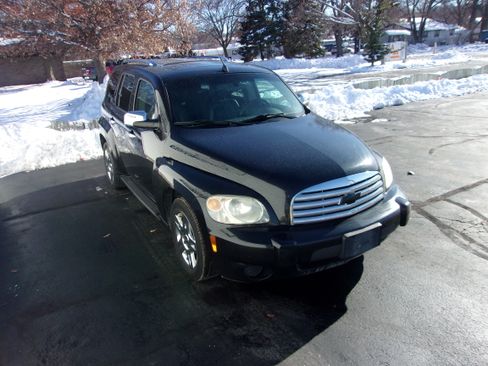 Used 2011 Chevrolet HHR LT image 2