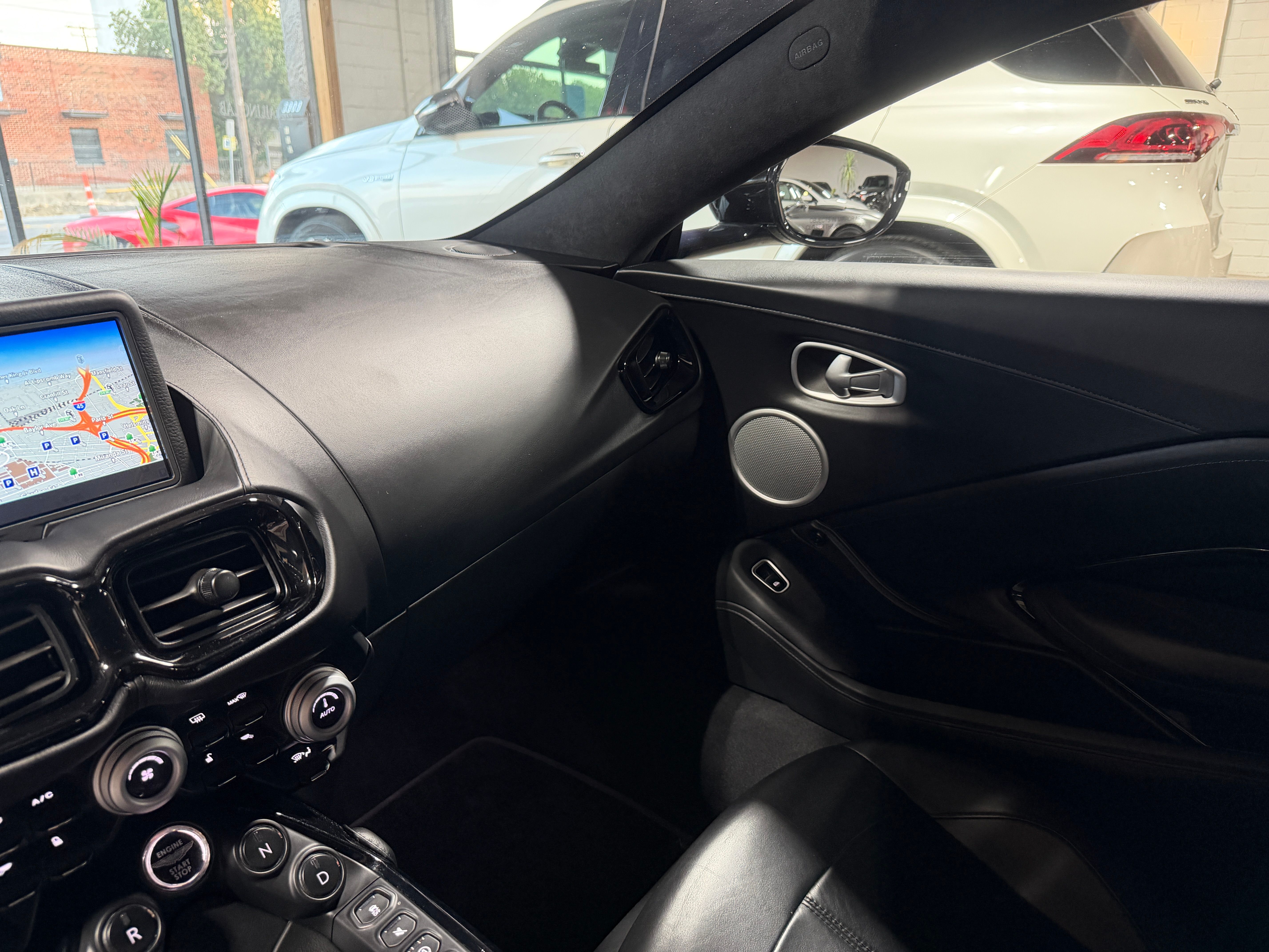 Used 2020 Aston Martin V8 Vantage Coupe RWD image 24