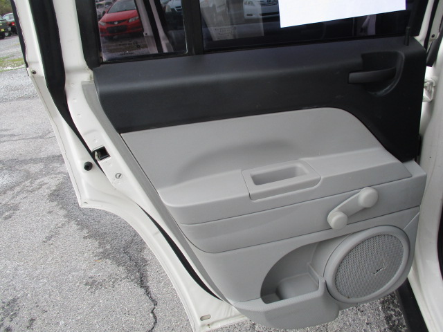 Used 2007 Jeep Compass 2WD Sport image 18