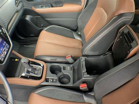 Used 2025 Subaru Forester Touring image 21