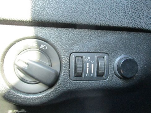 Used 2016 Dodge Charger SE image 44