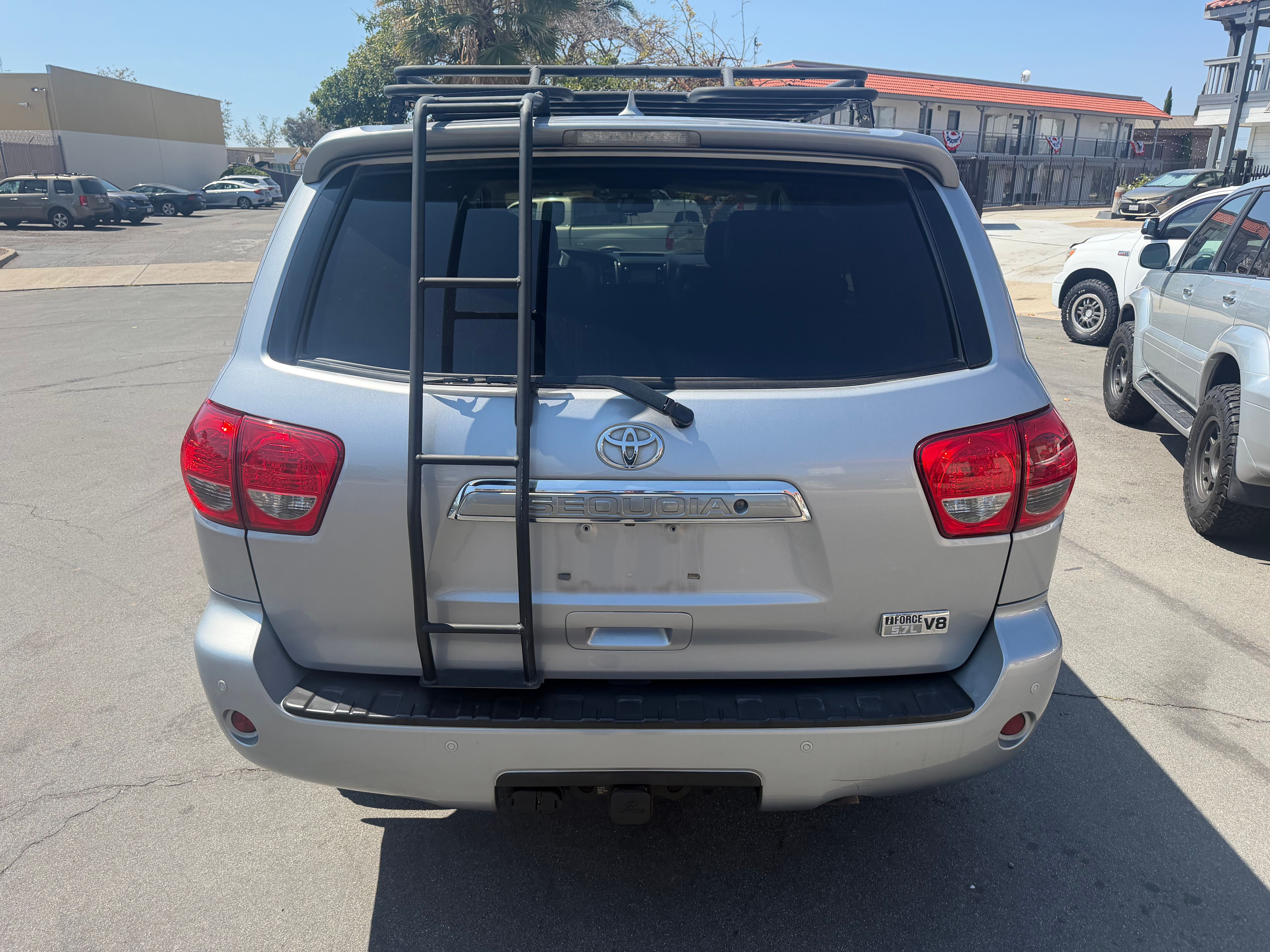 Used 2017 Toyota Sequoia Platinum AWD/4WD image 8