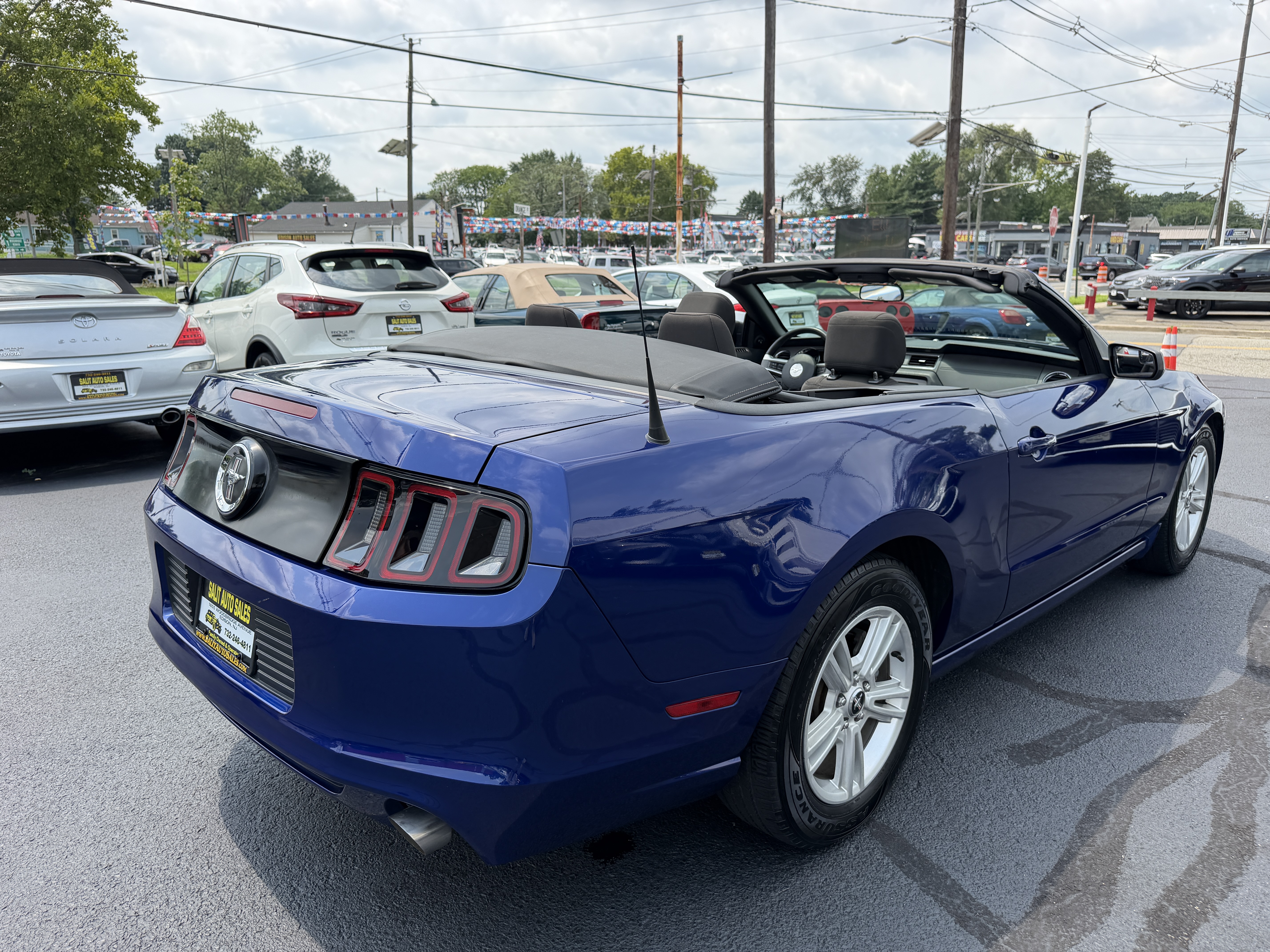 Used 2014 Ford Mustang Convertible RWD image 24