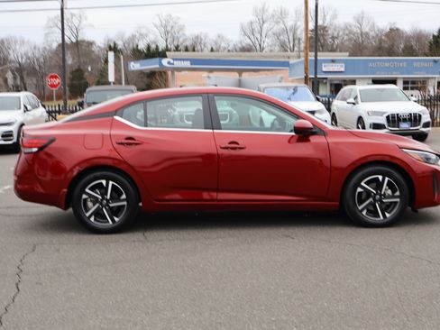 Used 2024 Nissan Sentra SV image 9