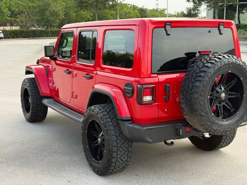 Used 2019 Jeep Wrangler 4WD Unlimited Sahara image 34