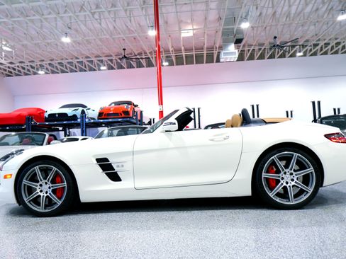 Used 2012 Mercedes-Benz SLS AMG image 2