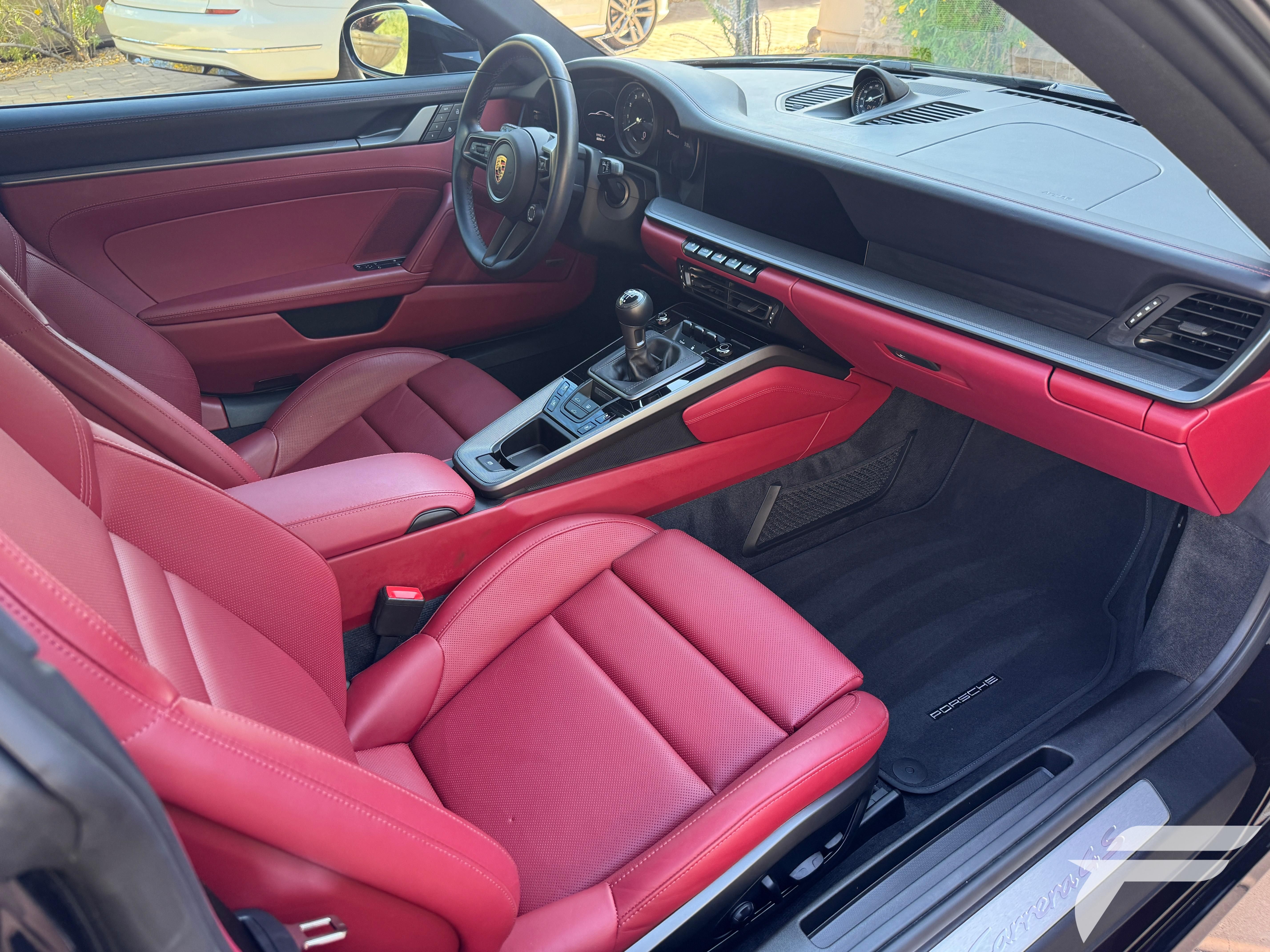 Used 2024 Porsche 911 Coupe AWD/4WD image 32