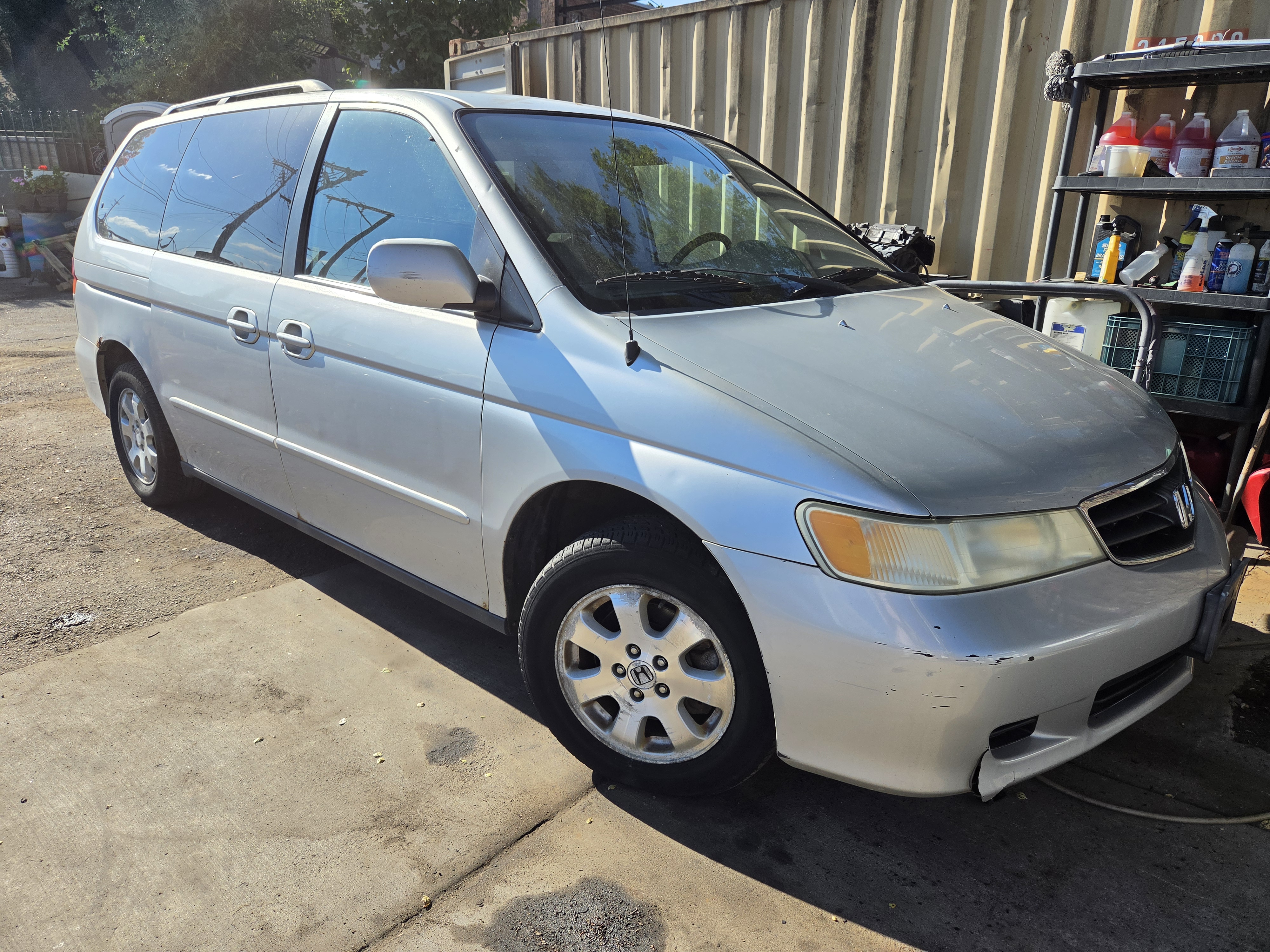 Used 2004 Honda Odyssey EX-L image 2