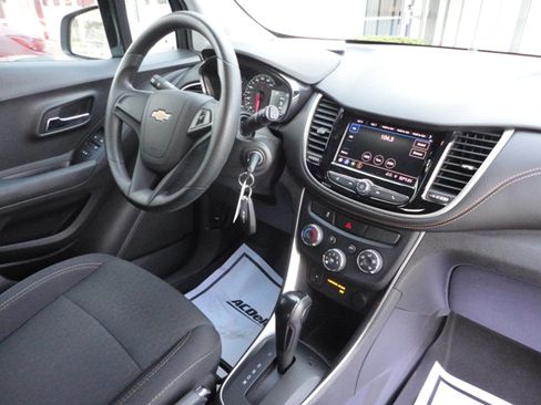 Used 2020 Chevrolet Trax LS image 22