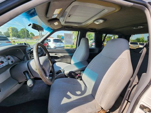 Used 2001 Ford Explorer XLT image 7