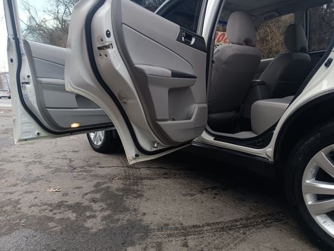 Used 2011 Subaru Forester 2.5X Premium image 8