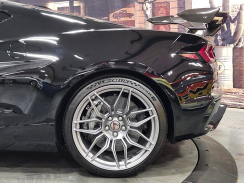 Used 2023 Chevrolet Corvette Z06 w/ Z07 Performance Package image 8