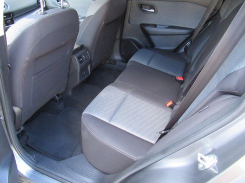 Used 2021 Nissan Rogue SV image 15