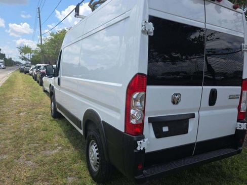 Used 2024 RAM ProMaster 2500 136 High Roof FWD image 3