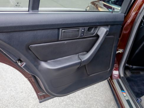 Used 1991 BMW M5 image 36