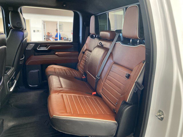 Used 2024 GMC Sierra 3500 Denali Ultimate AWD/4WD image 10