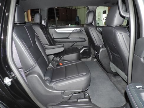 Used 2025 GMC Acadia Elevation image 28