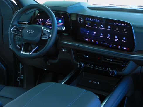 Used 2025 Chevrolet Tahoe Z71 image 14