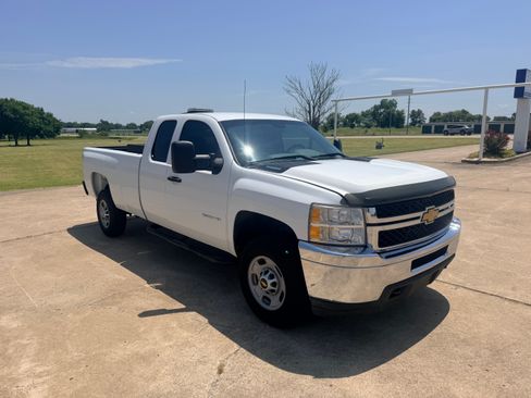 Used 2013 Chevrolet Silverado 2500 2WD Extended Cab image 3