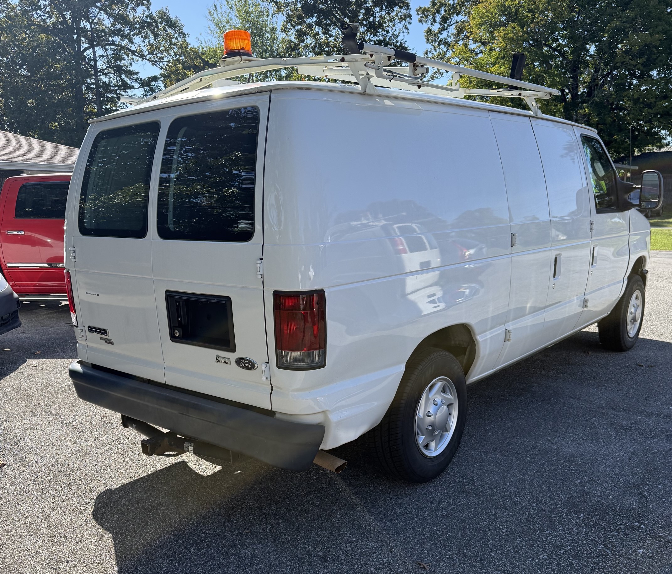 Used 2012 Ford E-150 and Econoline 150 XL RWD image 3