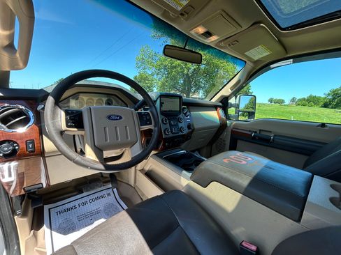 Used 2016 Ford F250 4x4 Crew Cab Super Duty image 15