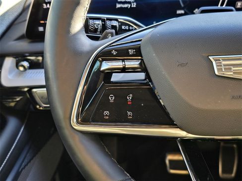 Used 2025 Cadillac Optiq Sport 2 image 17