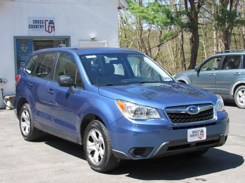 Used 2015 Subaru Forester 2.5i AWD/4WD image 10