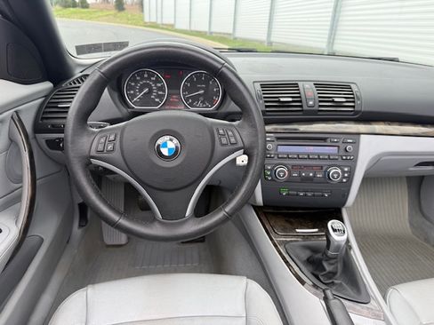 Used 2009 BMW 128i image 19