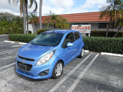 Used 2014 Chevrolet Spark LT image 1