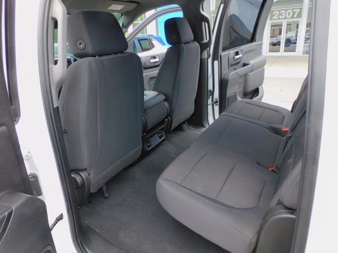 Used 2020 Chevrolet Silverado 2500 4x4 Crew Cab Custom image 21