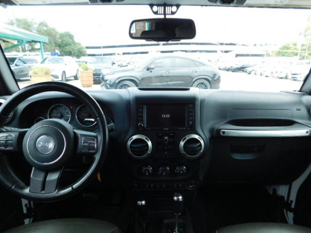 Used 2018 Jeep Wrangler JK 4WD Unlimited Sahara image 11