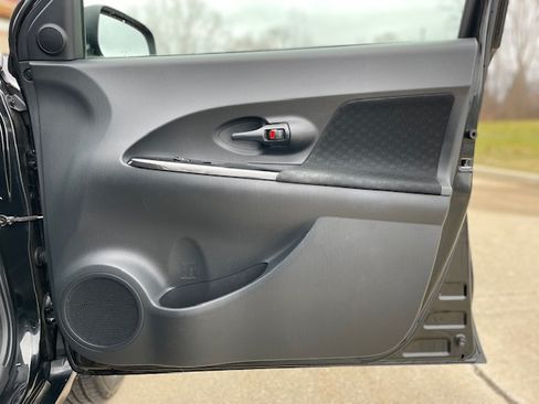 Used 2009 Scion xD image 16