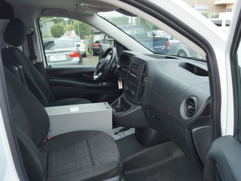 Used 2020 Mercedes-Benz Metris image 16