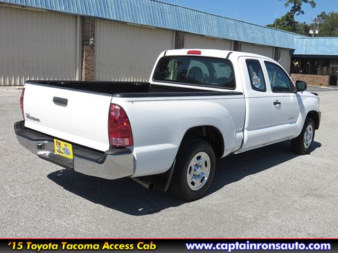 Used 2015 Toyota Tacoma image 3