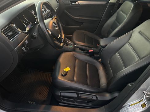 Used 2015 Volkswagen Jetta image 9