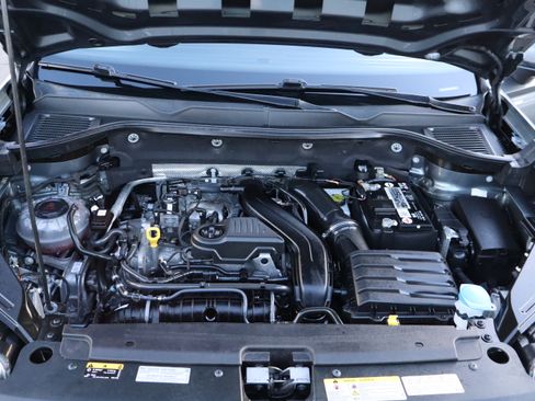 Used 2022 Volkswagen Taos SEL image 37