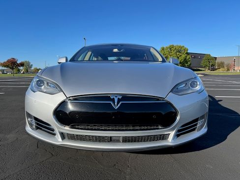 Used 2015 Tesla Model S 60 image 5