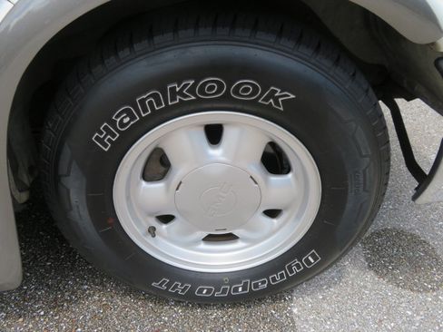 Used 2004 GMC Savana 1500 SLT RWD image 31