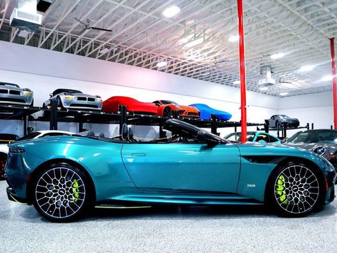 Used 2023 Aston Martin DBS image 13