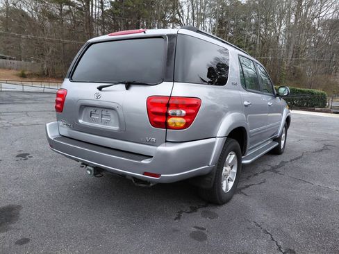 Used 2003 Toyota Sequoia SR5 image 3