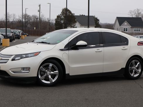 Used 2014 Chevrolet Volt Premium image 2