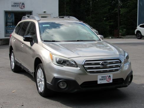 Used 2015 Subaru Outback 2.5i Premium AWD/4WD image 11