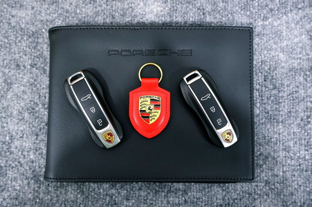 Used 2024 Porsche 911 Carrera 4S AWD/4WD image 39