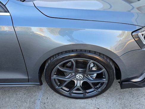 Used 2017 Volkswagen Jetta SE image 30